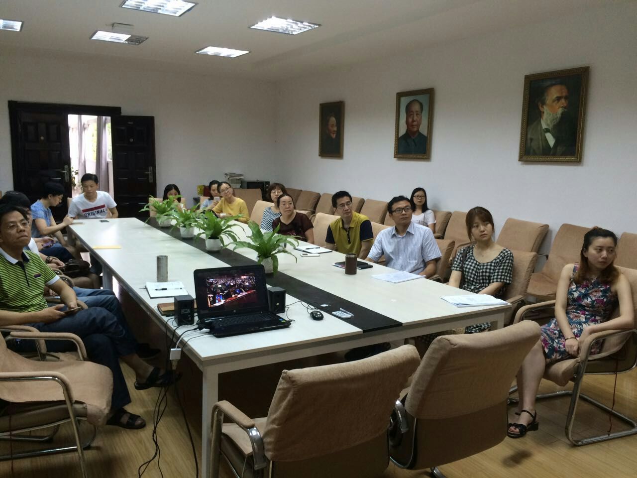 【两学一做】Beat365中文官方网站组织观看建党95周年庆祝大会