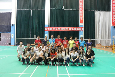 Beat365中文官方网站第三届羽毛球师生联谊赛顺利举办