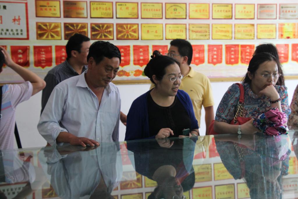 教师进农户，理论下基层——Beat365中文官方网站全体党员教师赴英山县乌云山村学习调研