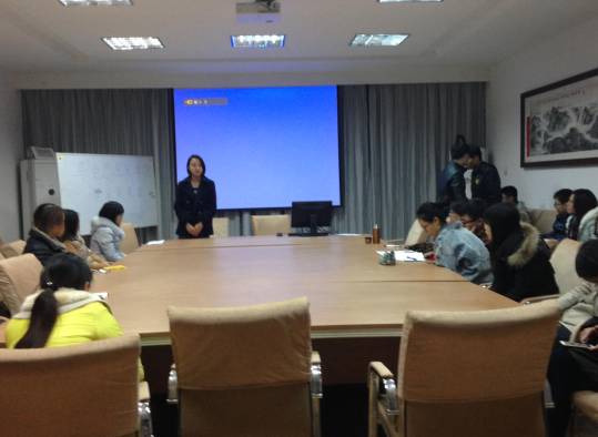 Beat365官网举办研究生学术科研经验交流分享会