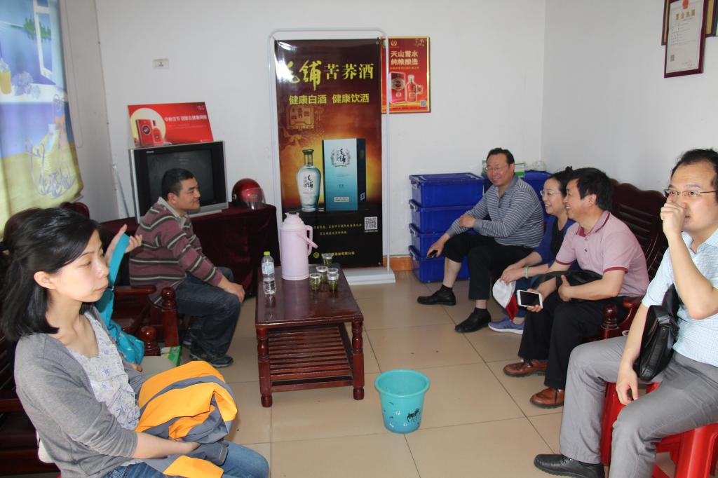 教师进农户，理论下基层——Beat365中文官方网站全体党员教师赴英山县乌云山村学习调研
